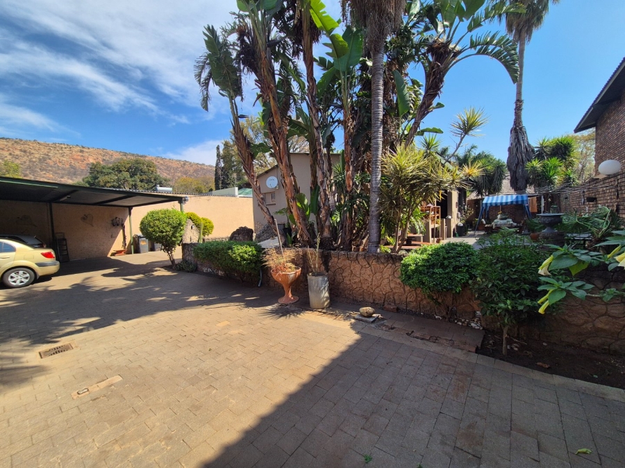 2 Bedroom Property for Sale in Pretoria North Gauteng