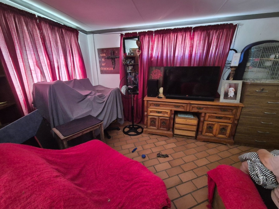 2 Bedroom Property for Sale in Pretoria North Gauteng