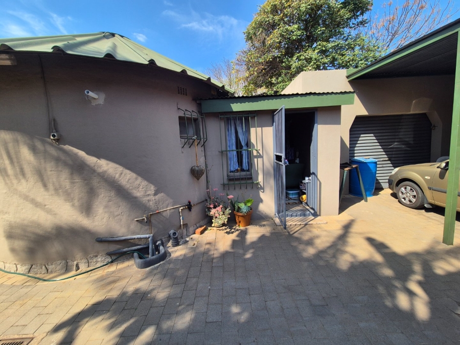 2 Bedroom Property for Sale in Pretoria North Gauteng