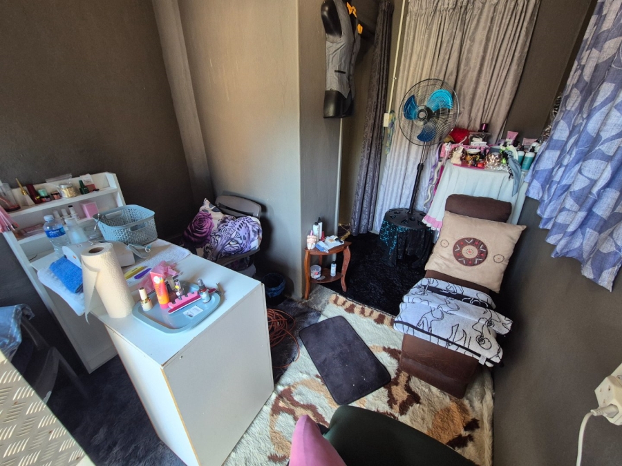 2 Bedroom Property for Sale in Pretoria North Gauteng
