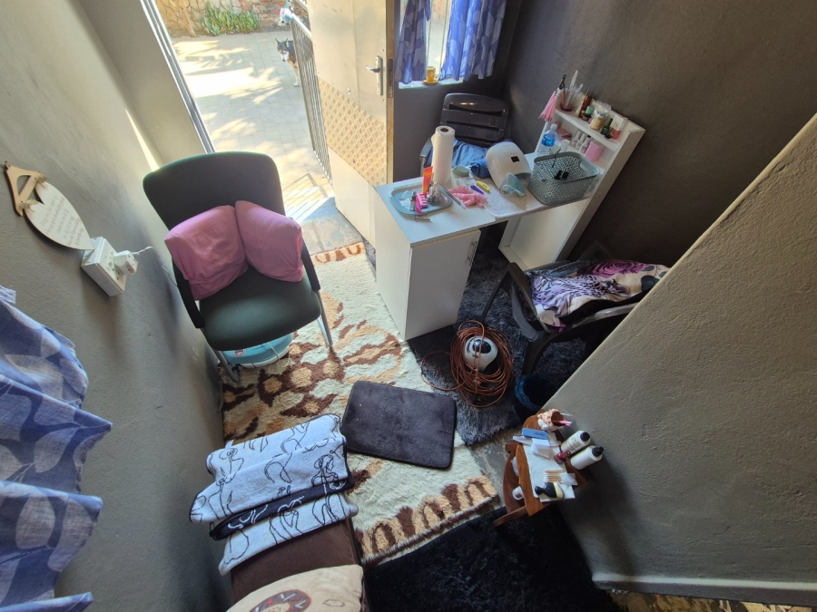 2 Bedroom Property for Sale in Pretoria North Gauteng