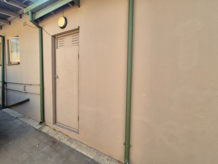 2 Bedroom Property for Sale in Pretoria North Gauteng