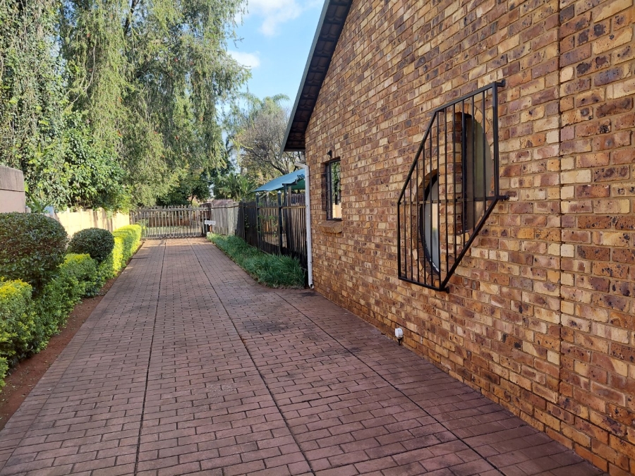 2 Bedroom Property for Sale in Doornpoort Gauteng