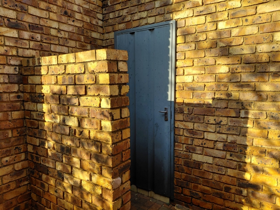 2 Bedroom Property for Sale in Doornpoort Gauteng
