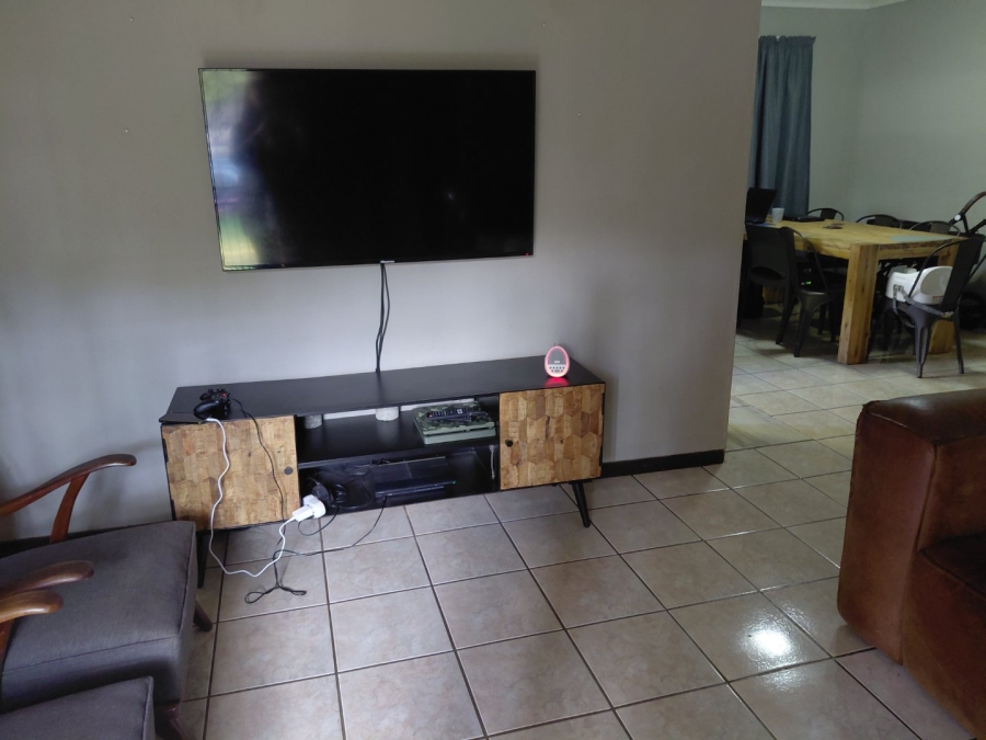 2 Bedroom Property for Sale in Doornpoort Gauteng