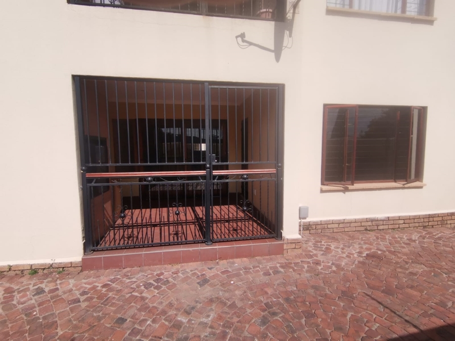 To Let 2 Bedroom Property for Rent in Kenleaf Gauteng