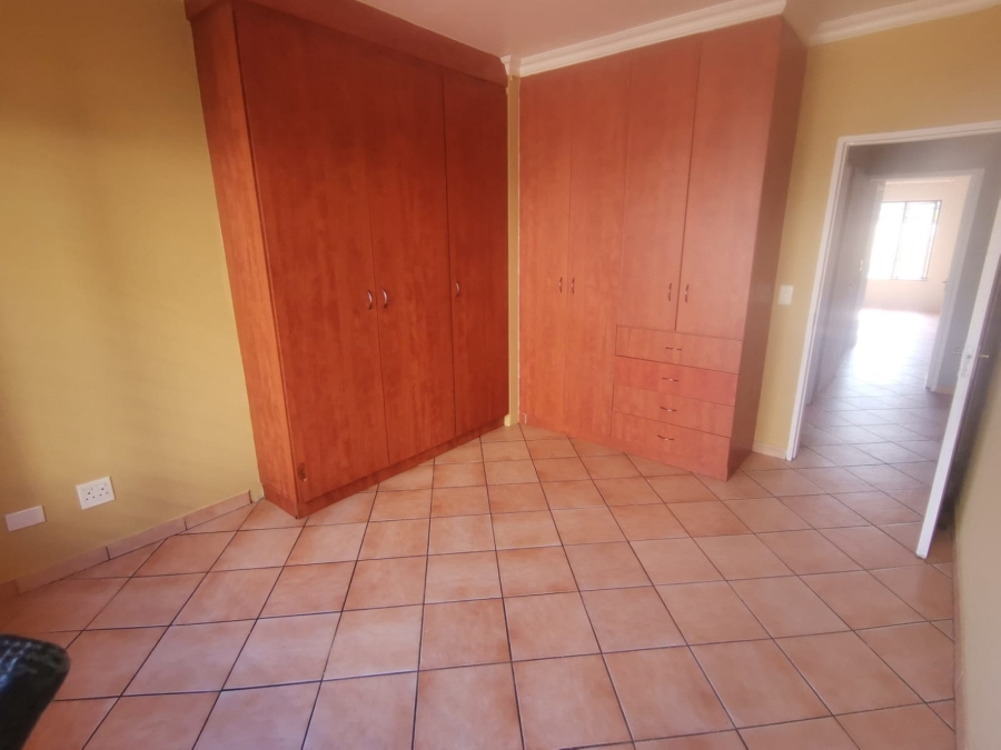To Let 2 Bedroom Property for Rent in Kenleaf Gauteng