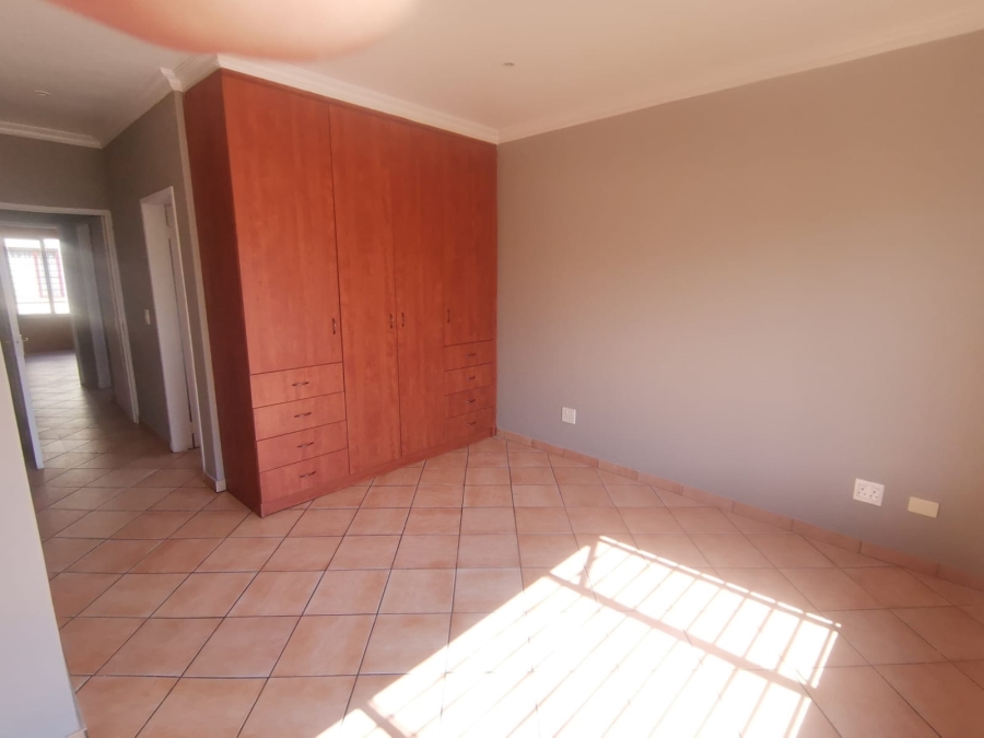 To Let 2 Bedroom Property for Rent in Kenleaf Gauteng