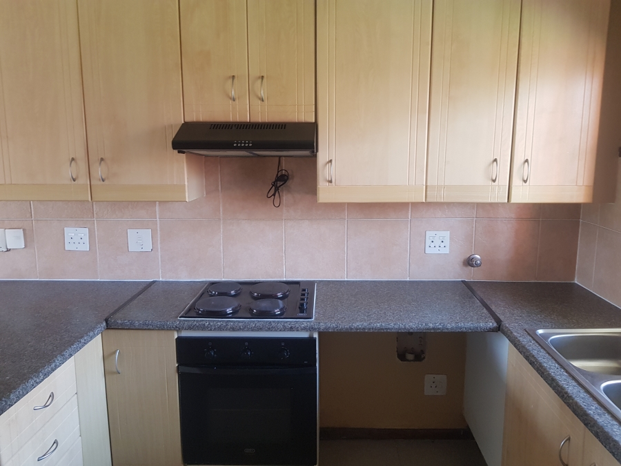 2 Bedroom Property for Sale in Die Hoewes Gauteng