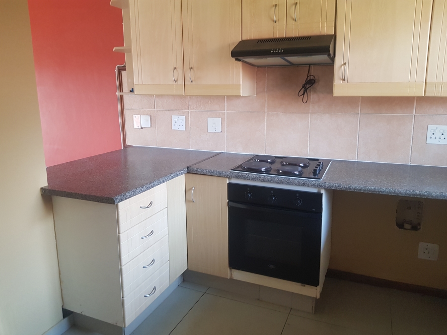 2 Bedroom Property for Sale in Die Hoewes Gauteng