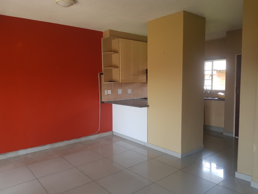 2 Bedroom Property for Sale in Die Hoewes Gauteng