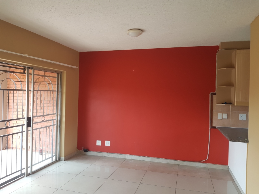 2 Bedroom Property for Sale in Die Hoewes Gauteng