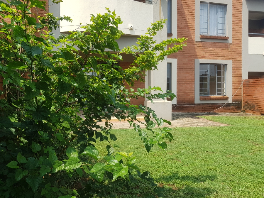 2 Bedroom Property for Sale in Die Hoewes Gauteng