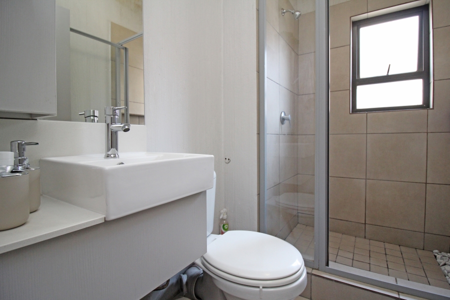 To Let 2 Bedroom Property for Rent in Broadacres Gauteng