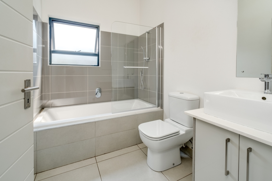 2 Bedroom Property for Sale in Broadacres Gauteng