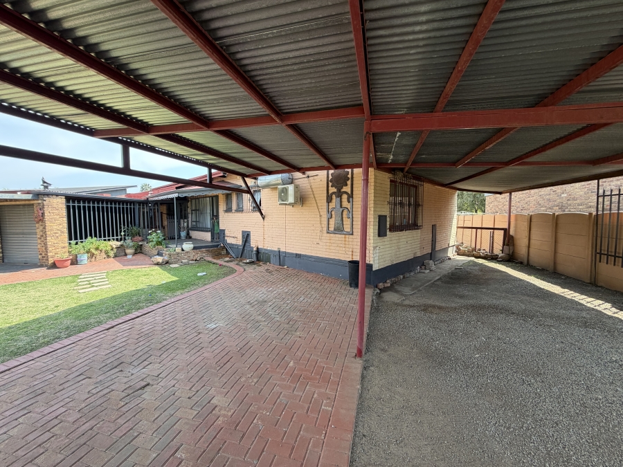 3 Bedroom Property for Sale in Dalview Gauteng