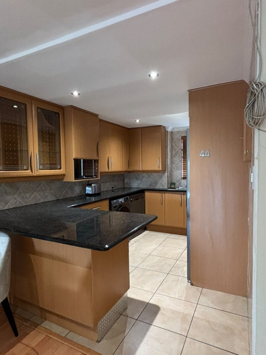 To Let 2 Bedroom Property for Rent in Morningside Gauteng