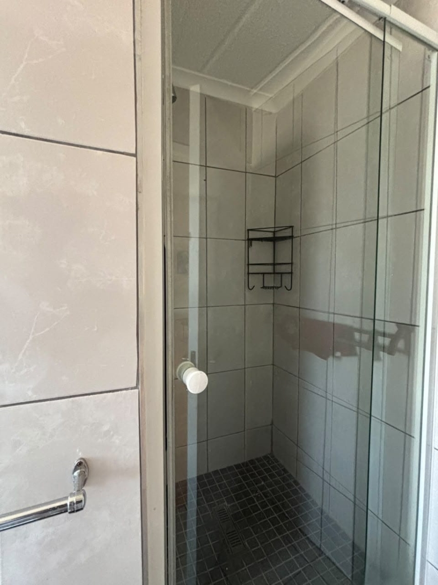 To Let 2 Bedroom Property for Rent in Morningside Gauteng