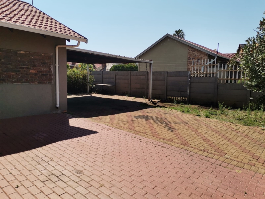3 Bedroom Property for Sale in Dalpark Gauteng
