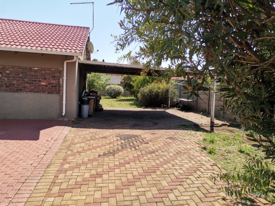 3 Bedroom Property for Sale in Dalpark Gauteng