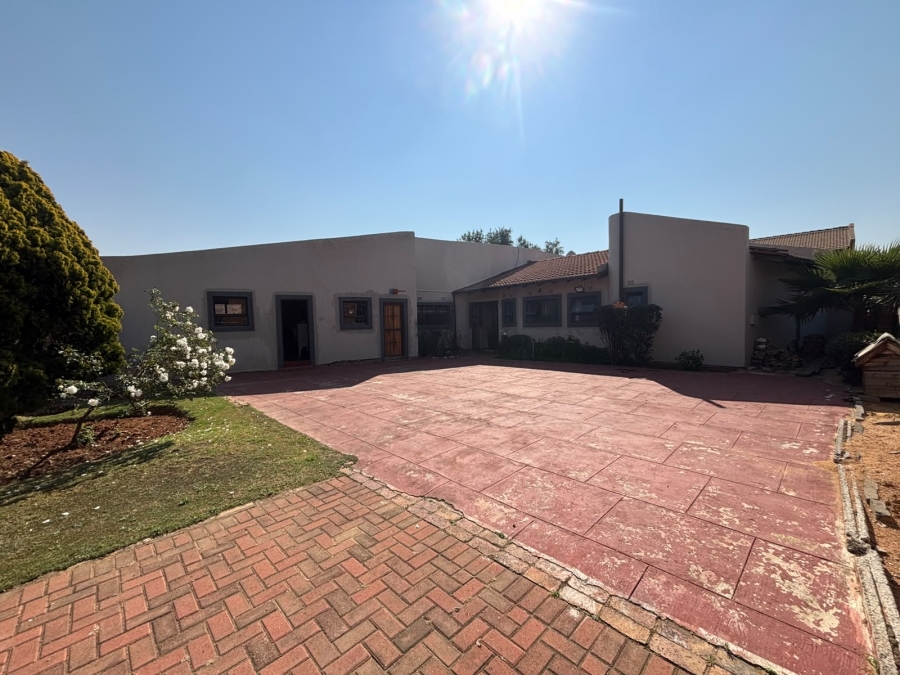 3 Bedroom Property for Sale in Klippoortje Gauteng