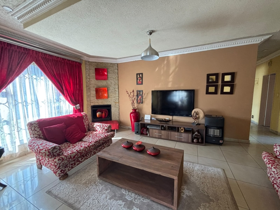 3 Bedroom Property for Sale in Klippoortje Gauteng