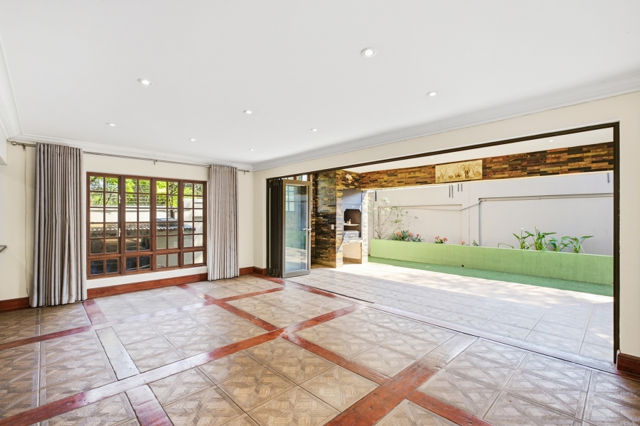 4 Bedroom Property for Sale in Douglasdale Gauteng