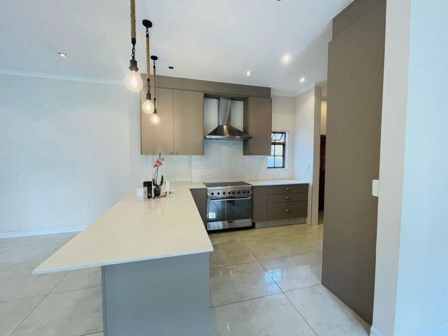 3 Bedroom Property for Sale in Greenstone Hill Gauteng