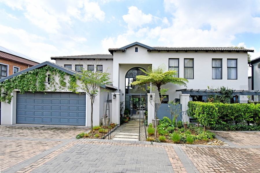 8 Bedroom Property for Sale in Thornhill Estate Gauteng