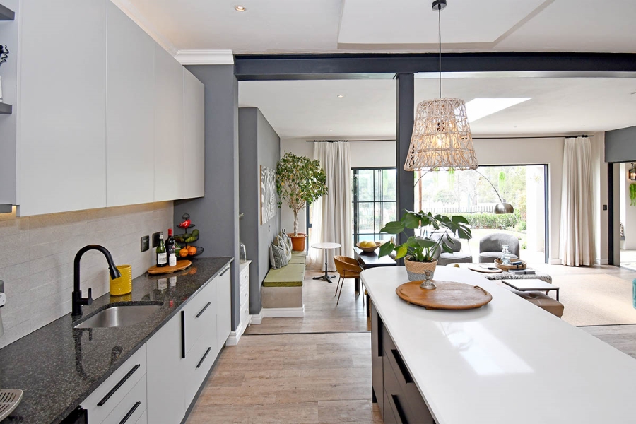 8 Bedroom Property for Sale in Thornhill Estate Gauteng