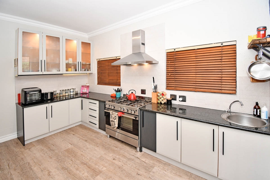 8 Bedroom Property for Sale in Thornhill Estate Gauteng