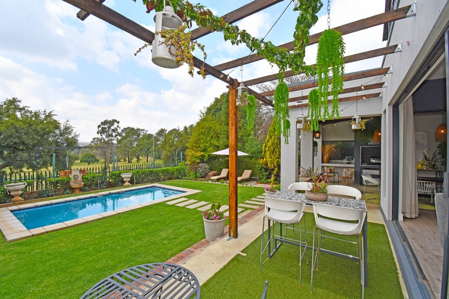 8 Bedroom Property for Sale in Thornhill Estate Gauteng