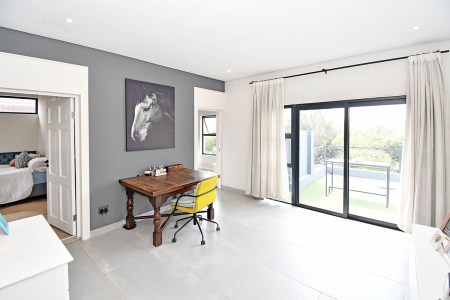 8 Bedroom Property for Sale in Thornhill Estate Gauteng