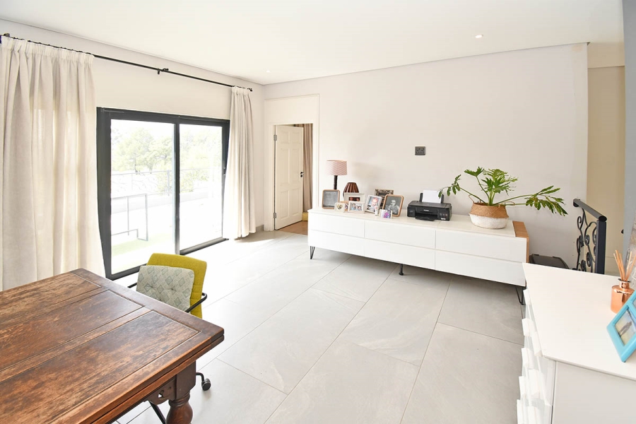 8 Bedroom Property for Sale in Thornhill Estate Gauteng