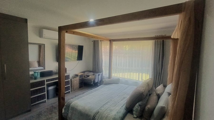 3 Bedroom Property for Sale in Die Hoewes Gauteng