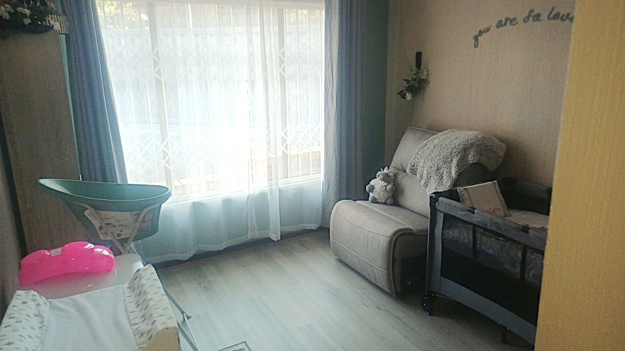 3 Bedroom Property for Sale in Die Hoewes Gauteng