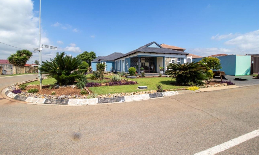 3 Bedroom Property for Sale in Alveda Park Gauteng
