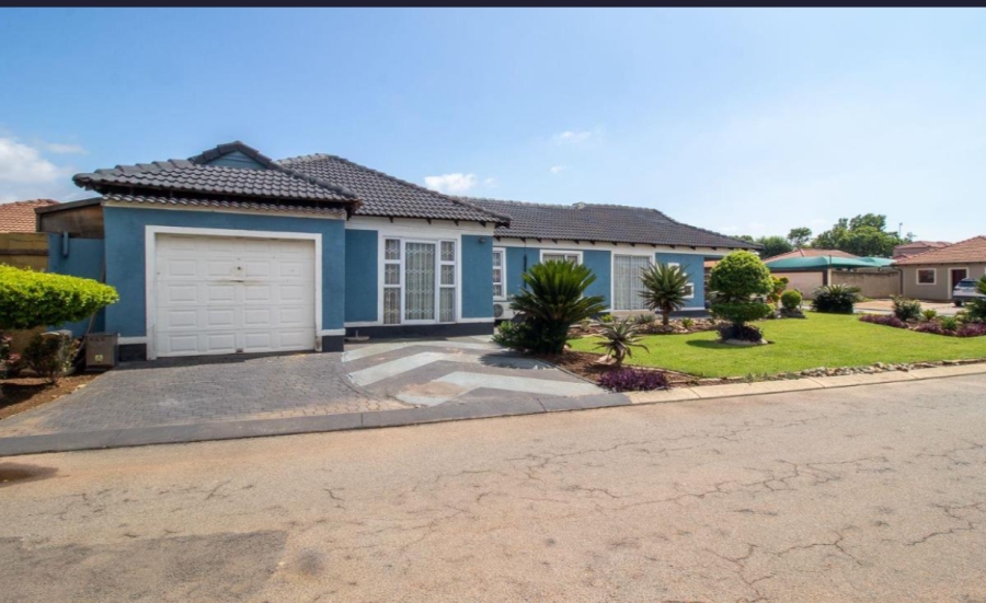3 Bedroom Property for Sale in Alveda Park Gauteng