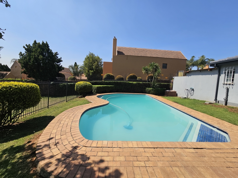 To Let 2 Bedroom Property for Rent in Boskruin Gauteng