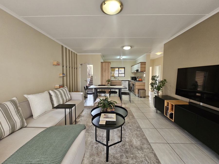 To Let 2 Bedroom Property for Rent in Waterfall Gauteng