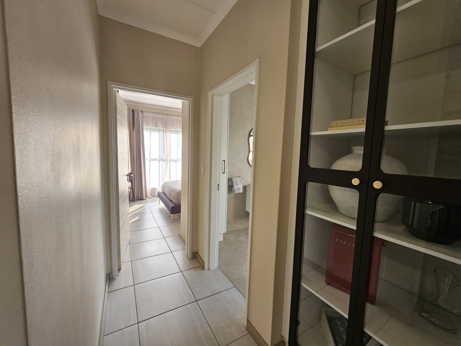 To Let 2 Bedroom Property for Rent in Waterfall Gauteng