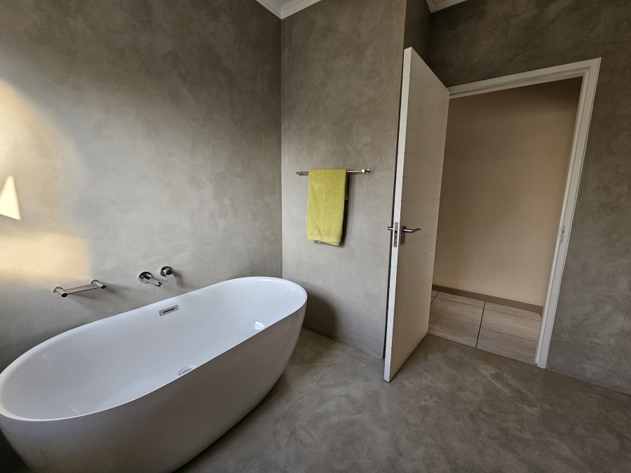 To Let 2 Bedroom Property for Rent in Waterfall Gauteng