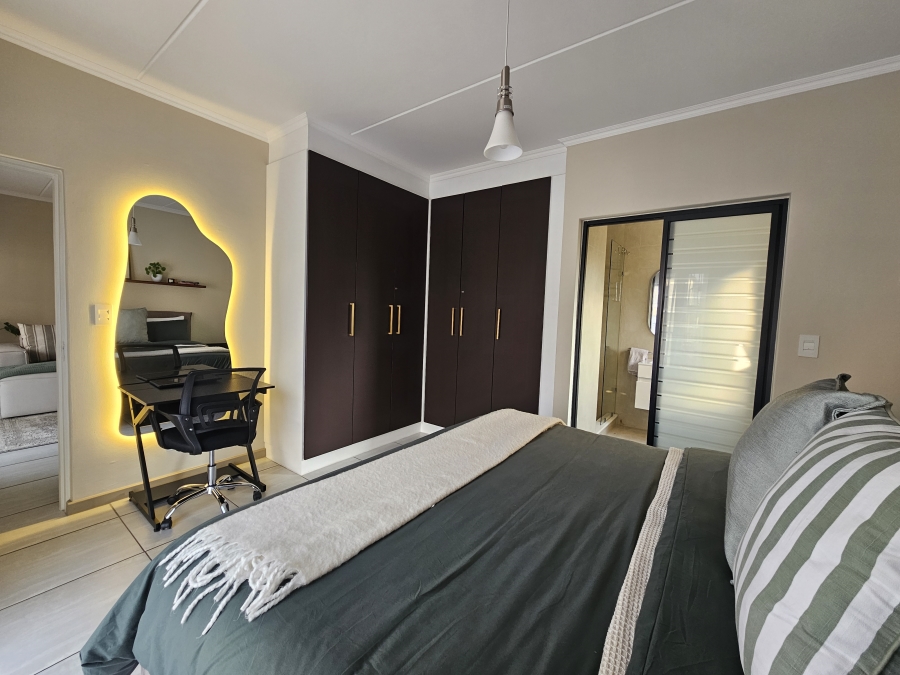 To Let 2 Bedroom Property for Rent in Waterfall Gauteng