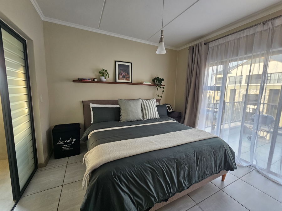 To Let 2 Bedroom Property for Rent in Waterfall Gauteng