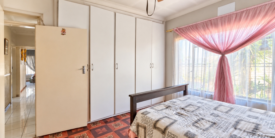 5 Bedroom Property for Sale in Elspark Gauteng