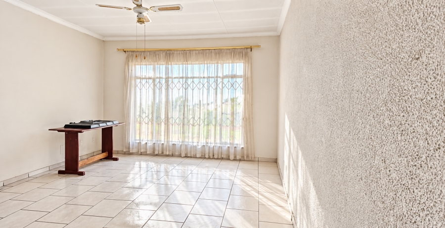 5 Bedroom Property for Sale in Elspark Gauteng