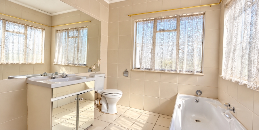 5 Bedroom Property for Sale in Elspark Gauteng