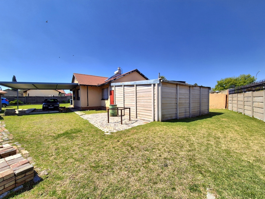 2 Bedroom Property for Sale in Dalpark Gauteng