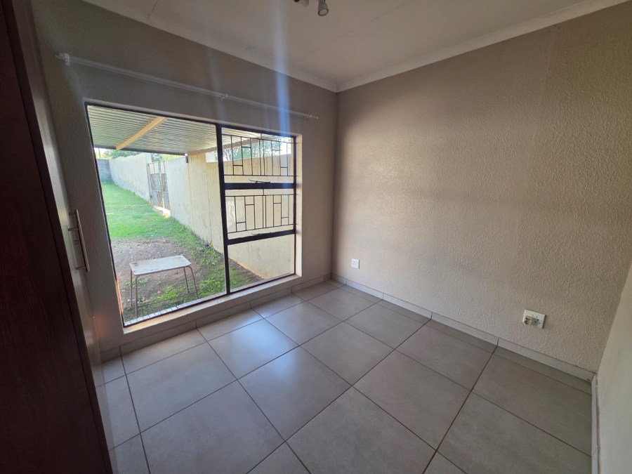 To Let 3 Bedroom Property for Rent in Kaalplaats Gauteng