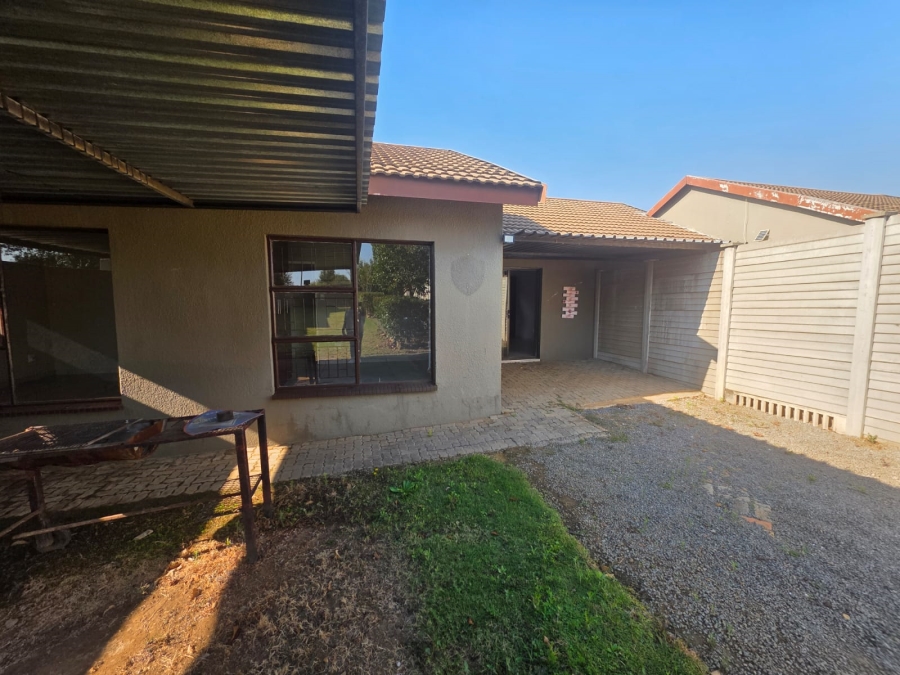 To Let 3 Bedroom Property for Rent in Kaalplaats Gauteng
